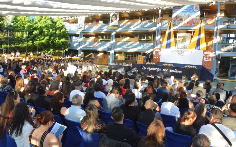 Licenciatura en Domingo Savio 2025: Una generación que enciende su propia luz