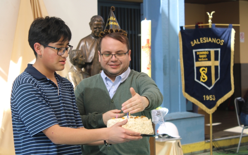 Comunidad educativa conmemoró los 211 años del natalicio de San Juan Bosco
