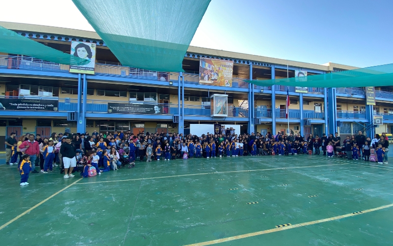 Bendición nuevos y nuevas estudiantes del colegio Domingo Savio