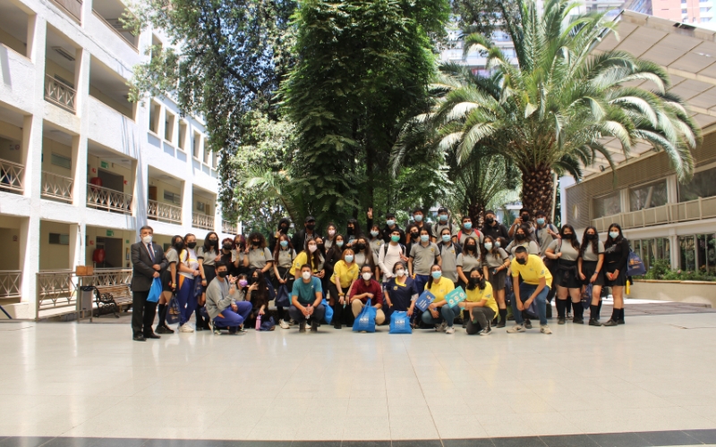 Estudiantes de III° Medio del colegio Domingo Savio visitaron la Universidad Católica Silva Henríquez