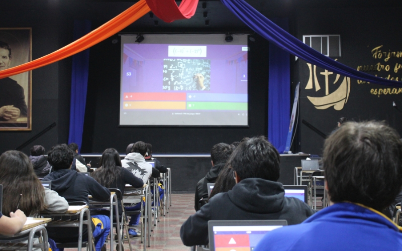 V° Olimpiadas de Matemáticas convocan a más de 150 estudiantes en torno al pensamiento lógico