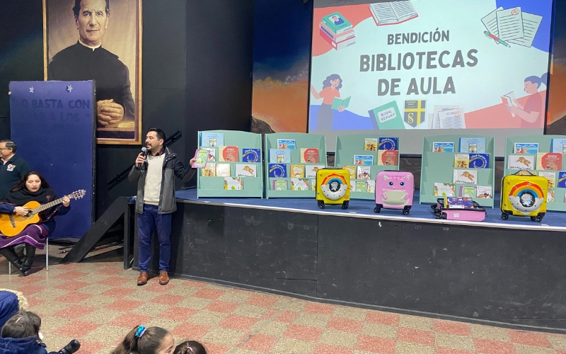 Bendición Bibliotecas de Aula y Maletín Viajero