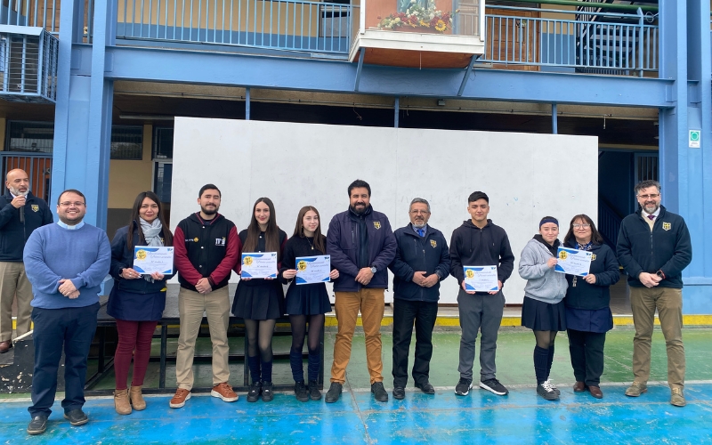 Reconocimiento a cursos destacados por su asistencia en el I° Semestre 2025