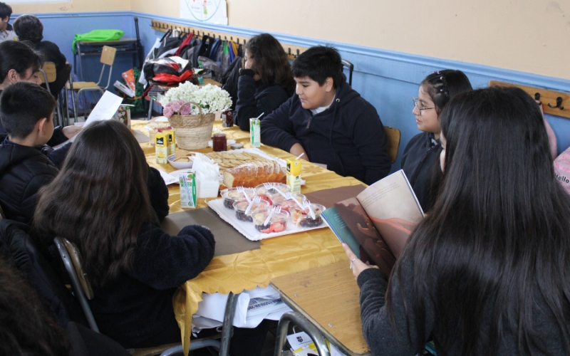 Estudiantes de cuarto básico dieron vida a la segunda edición de la Chocolatada Literaria